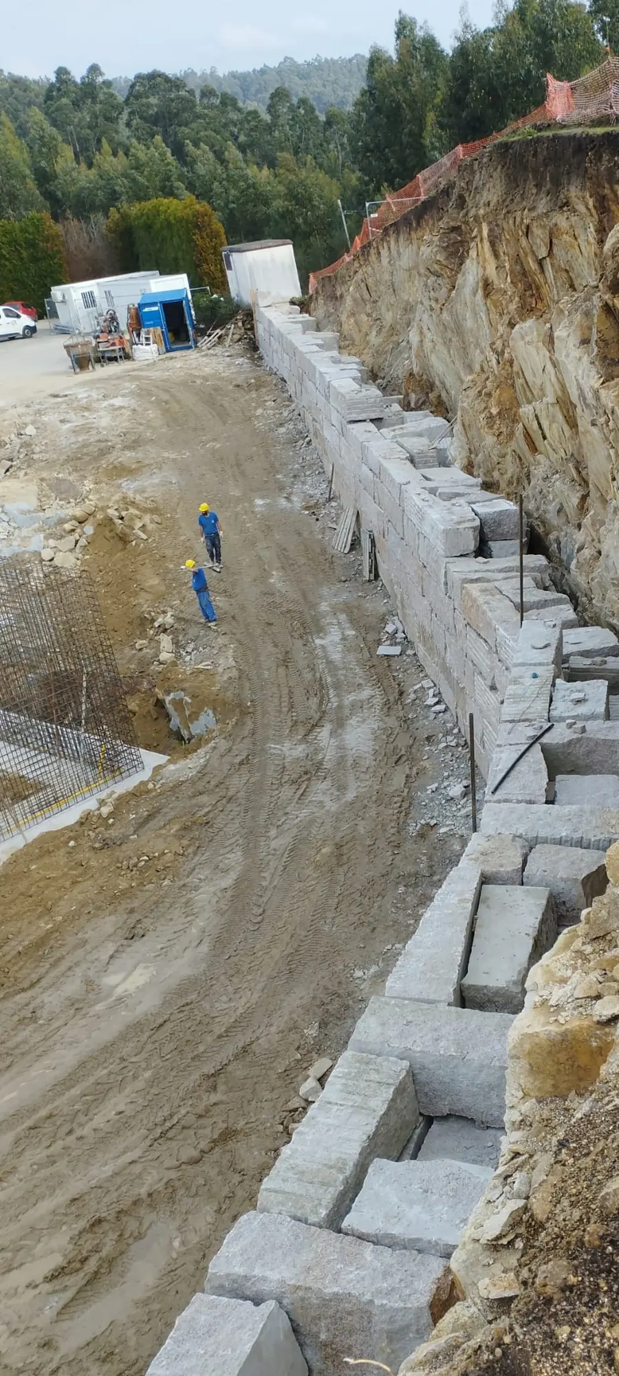 Cimentación y arranque de muro